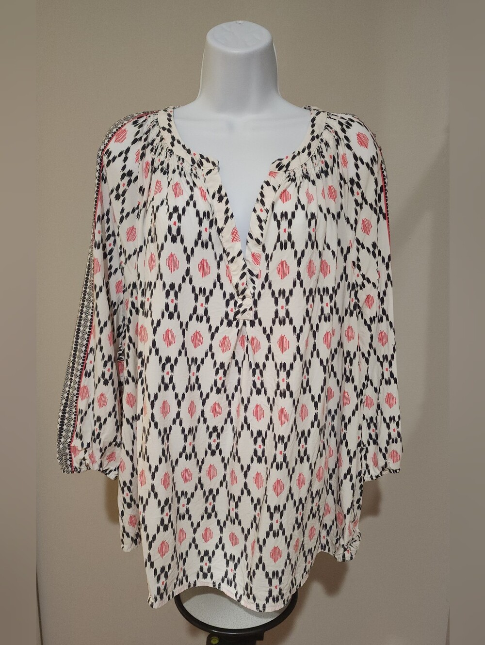Crown & Ivy Plus Size 3X Boho Geometric Split Neck Blouse 3/4 Sleeve